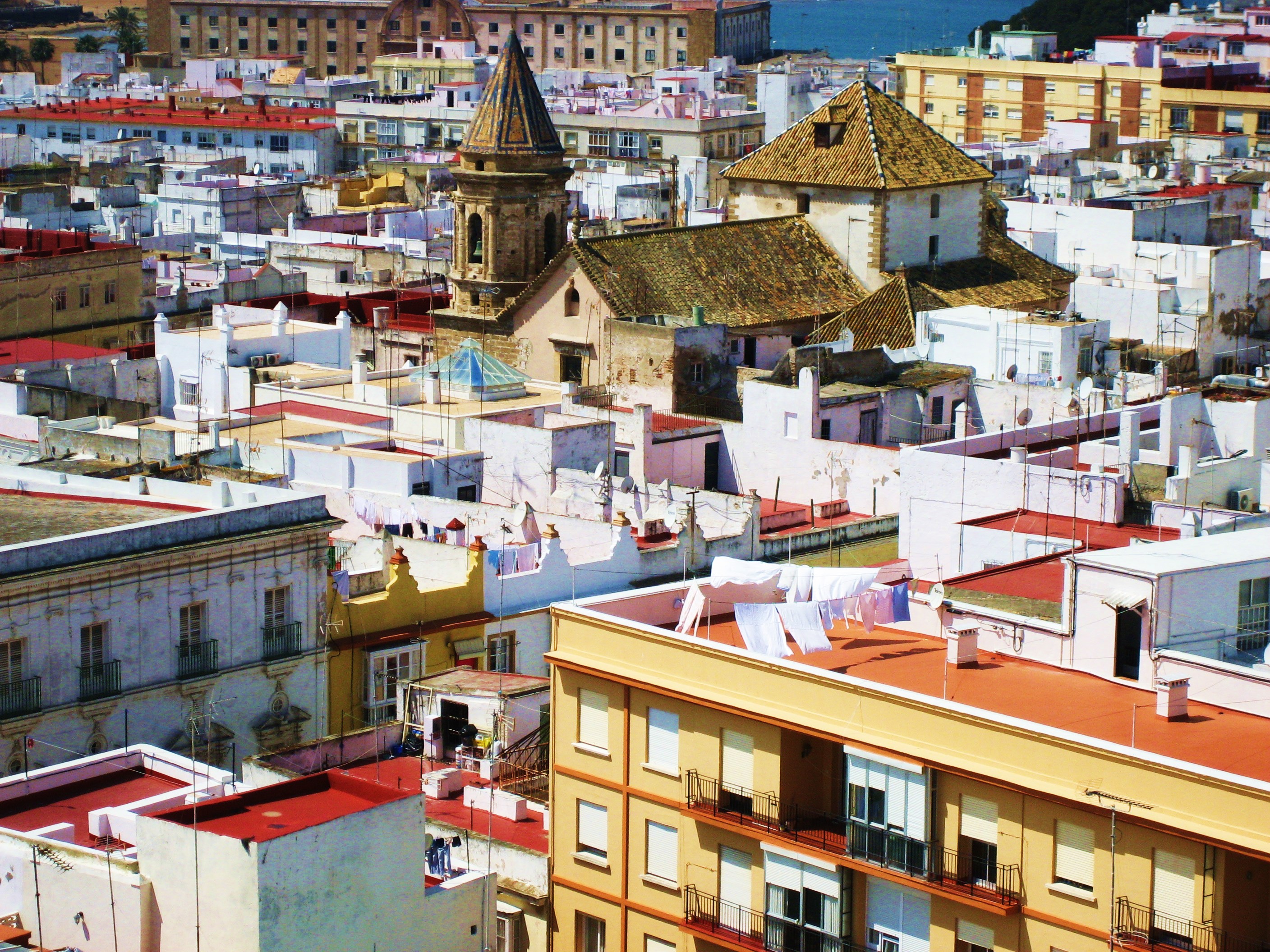 カディス スペイン最古の港町 アンダルシア観光で白装束 パウンドケーキ専門店 Mipoundtokyo